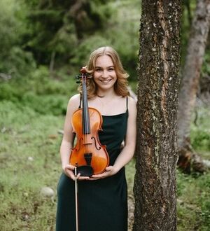 Elise Wiesinger's headshot.