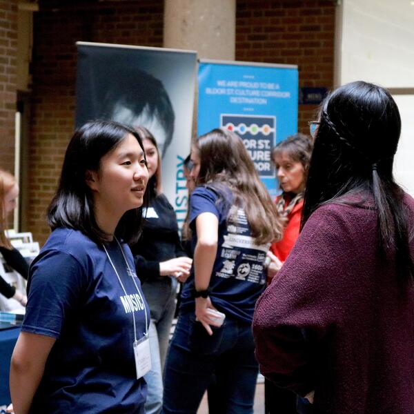 U of T Admissions staff in conversation with prospective students