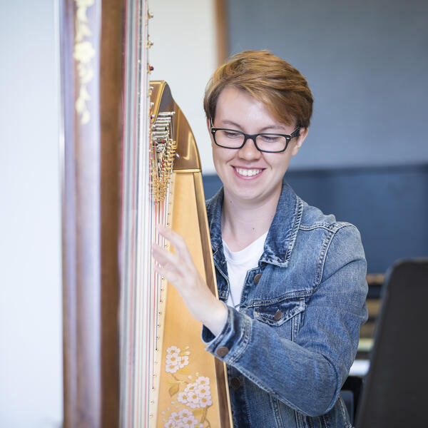 U of T Harpist