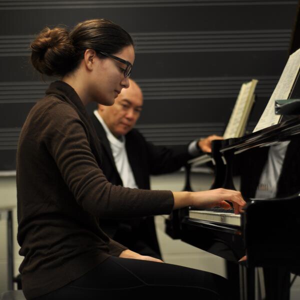 U of T Pianist in master class
